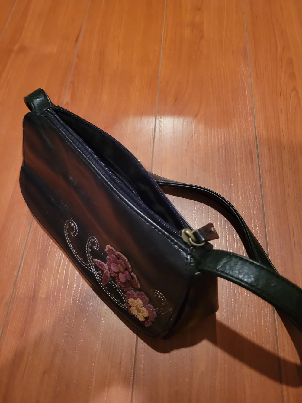 Black Purse With Adjustable Strap